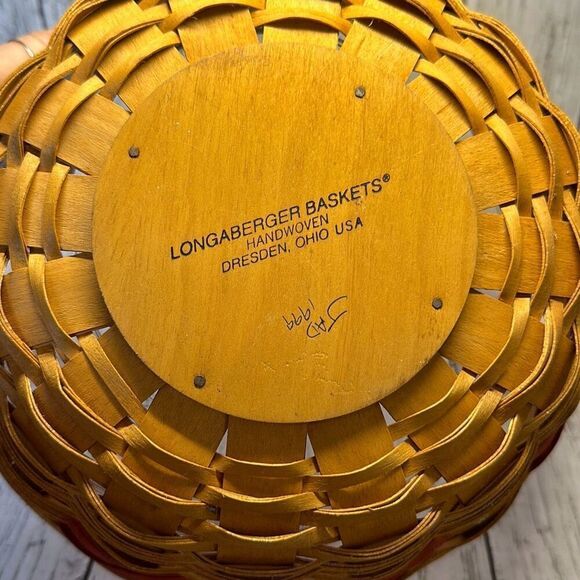 Longaberger Christmas Collection 1999 Edition Popcorn Basket & Protector RED - Picture 7 of 7